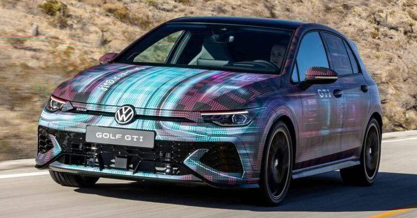 2025 Volkswagen Golf GTI 小改款伪装车亮相！搭全新大尺寸中控屏、重新采用实体按钮、语音助手集成 ChatGPT 244159