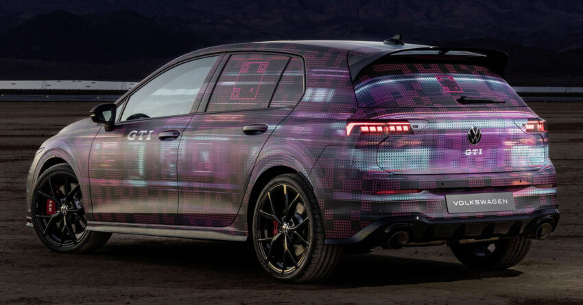 2025 Volkswagen Golf GTI 小改款伪装车亮相！搭全新大尺寸中控屏、重新采用实体按钮、语音助手集成 ChatGPT 244151