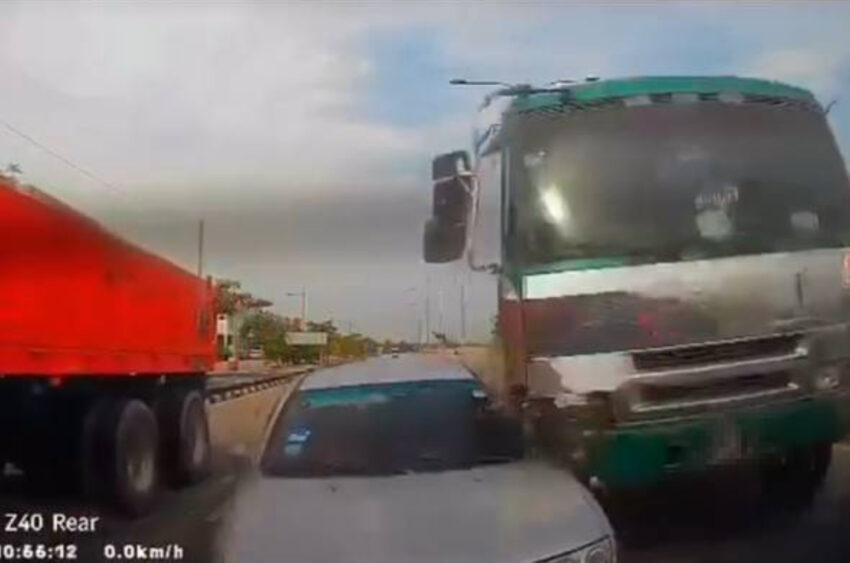 又是煞车系统失灵，重型罗里交通灯路口前撞6车1人伤 245235