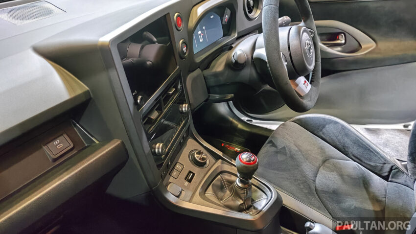Toyota GR Yaris 小改款亮相东京改装车展, 新增自排变速箱选项, 动力更强劲、车体结构强化, 中控台更符合人体工学 244444