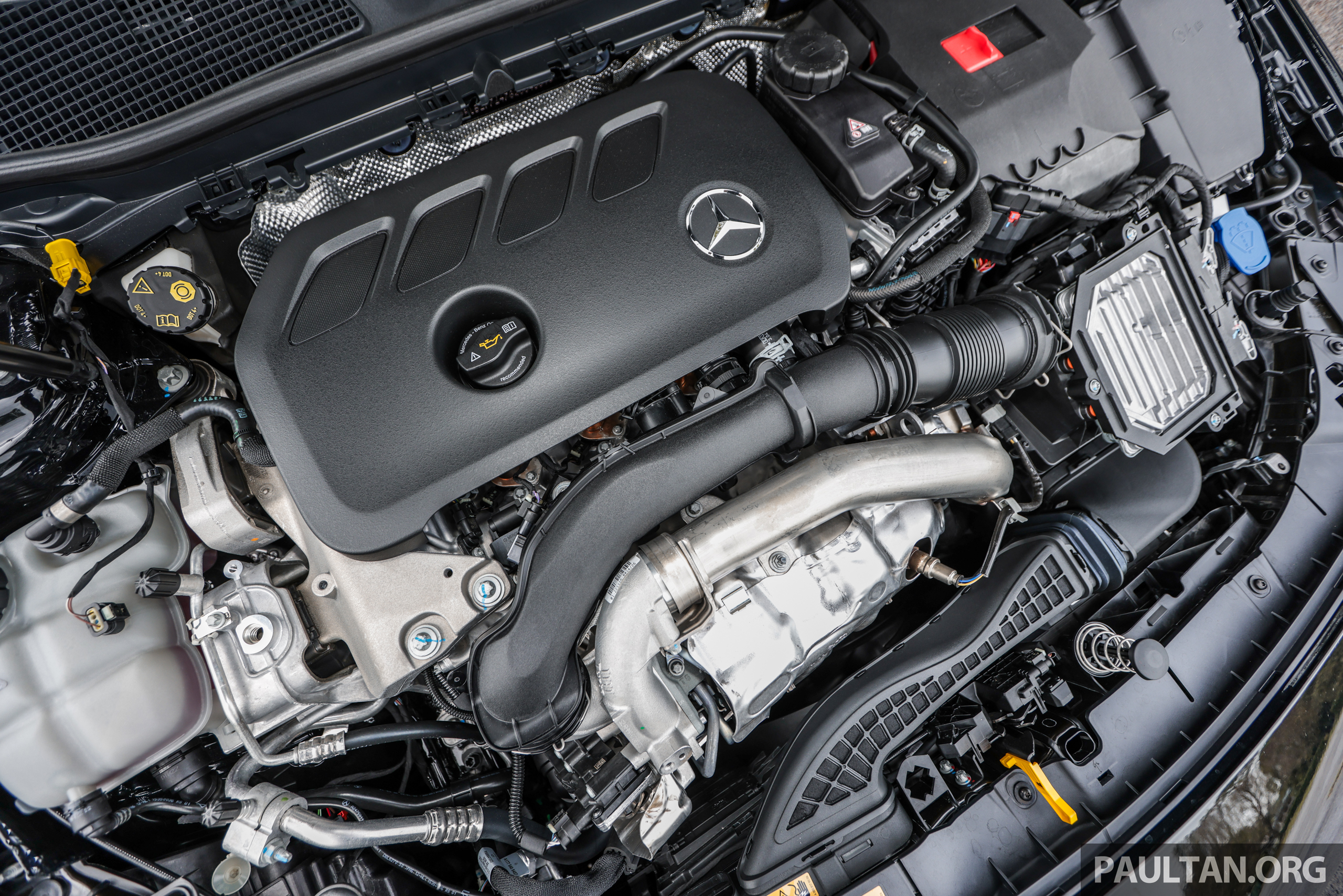 试驾：小改款 Mercedes-Benz A 200 Sedan Progressive Line 与 A 250 Sedan 4Matic AMG Line！轻混加持更带感