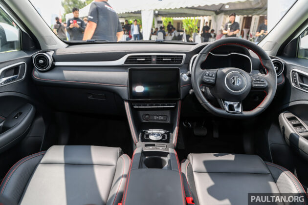 MG ZS EV 本地预览且开放新车预订, 纯电动跨界SUV, 8秒破百, 续航里程320公里, 54分钟充电至80%, 预估价RM129k
