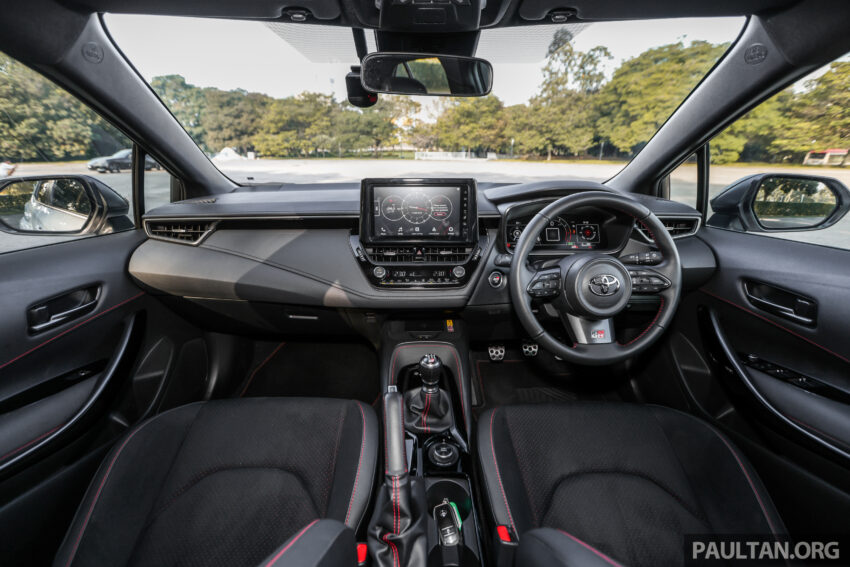 新车实拍: Toyota GR Corolla, 手排掀背钢炮, 售价35.5万 249603