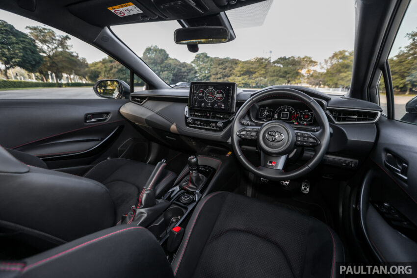 新车实拍: Toyota GR Corolla, 手排掀背钢炮, 售价35.5万 249645