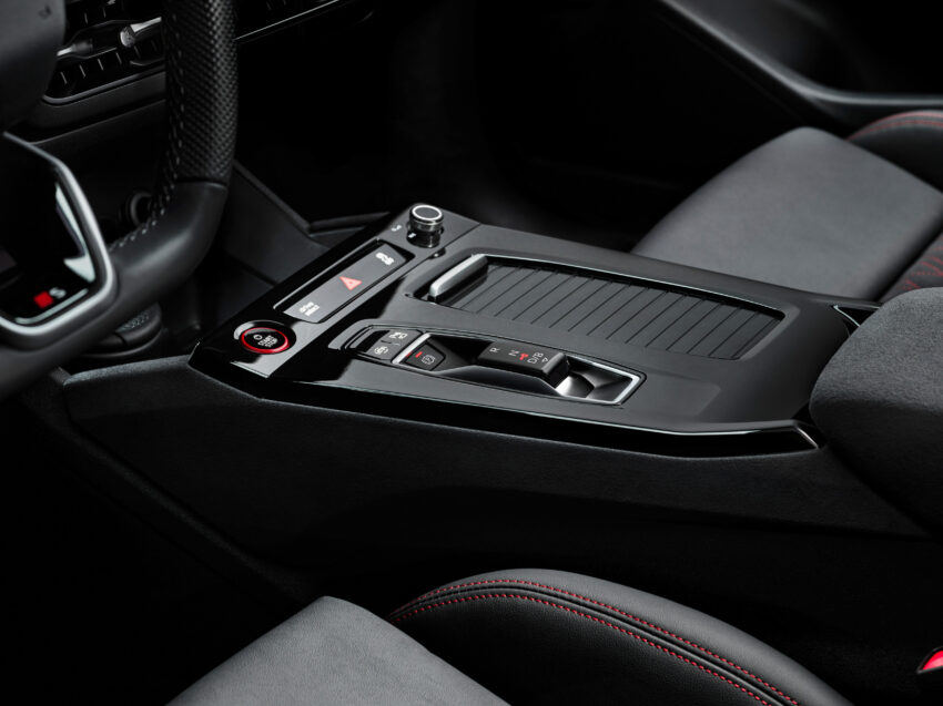 Audi Q6 与 SQ6 e-tron 首发, 最快4.2秒破百, 续航最长625公里, 21分钟可充电至80%, 与 Porsche Macan 同组底盘 251611