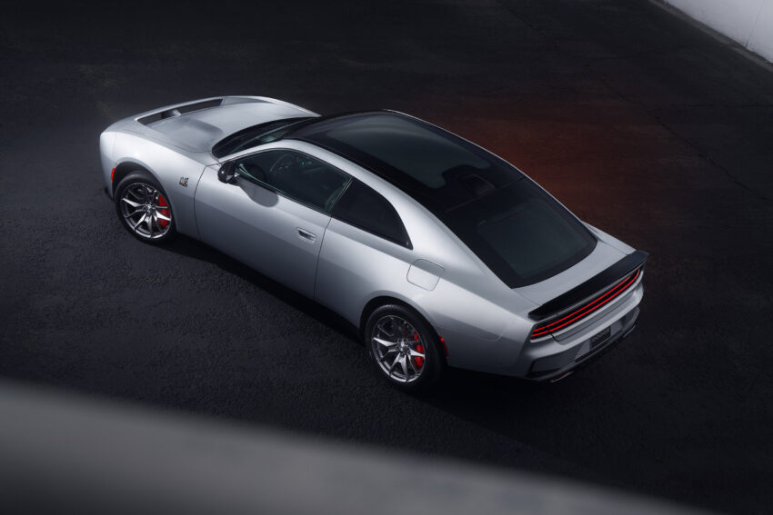 第八代 Dodge Charger Daytona 正式首发, 全球首款纯电动美式肌肉车, 3.3秒破百, 极速220km/h, 续航里程510公里 250705