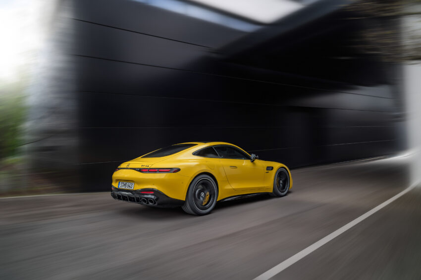 2024 Mercedes-AMG GT43 全球首发, 比 GT63 和 GT55 入门, 搭载2.0L电控涡轮引擎采后轮驱动配置, 4.6秒破百 251887