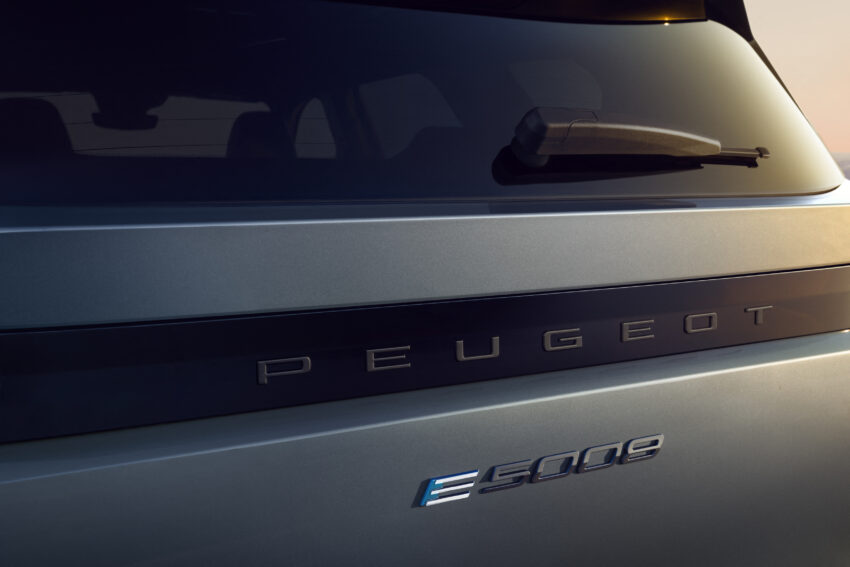 Peugeot e-5008 全球首发, 有纯电动或Hybrid油电版, 纯电版续航里程可达660公里, 30分钟可从20%充电至80% 252128