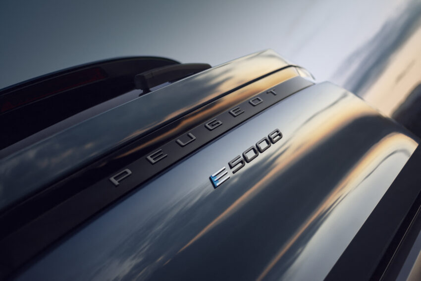 Peugeot e-5008 全球首发, 有纯电动或Hybrid油电版, 纯电版续航里程可达660公里, 30分钟可从20%充电至80% 252158