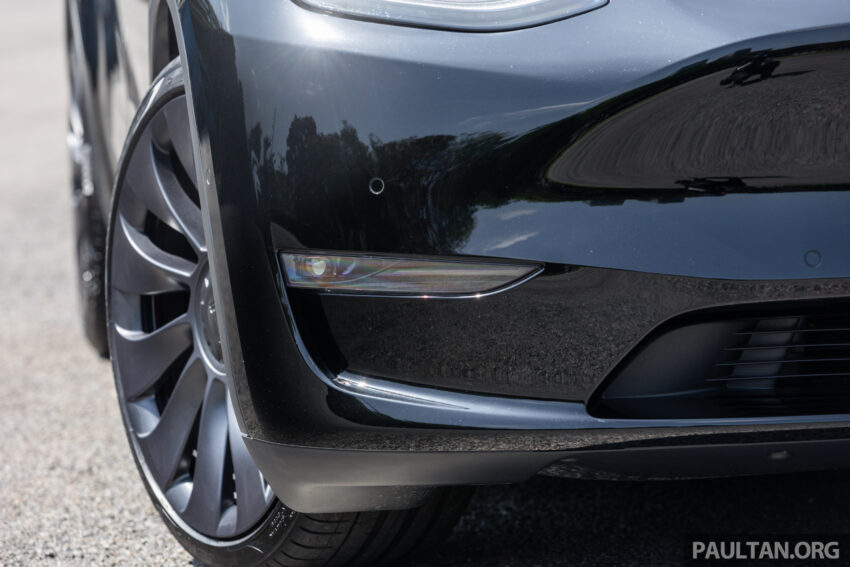 大马版 Tesla Model Y 获 HW4 小升级版！搭载最新摄像镜头、隔音双层玻璃车窗、隐私玻璃天窗，取消后行李箱盖 251046