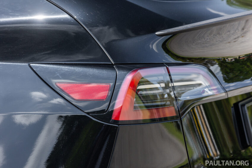 大马版 Tesla Model Y 获 HW4 小升级版！搭载最新摄像镜头、隔音双层玻璃车窗、隐私玻璃天窗，取消后行李箱盖 251058