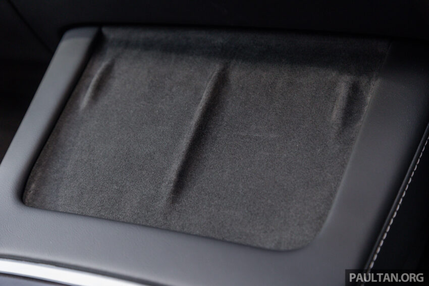 大马版 Tesla Model Y 获 HW4 小升级版！搭载最新摄像镜头、隔音双层玻璃车窗、隐私玻璃天窗，取消后行李箱盖 251115