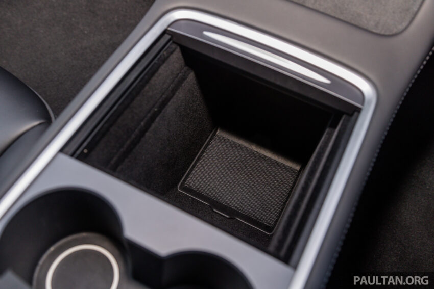 大马版 Tesla Model Y 获 HW4 小升级版！搭载最新摄像镜头、隔音双层玻璃车窗、隐私玻璃天窗，取消后行李箱盖 251117