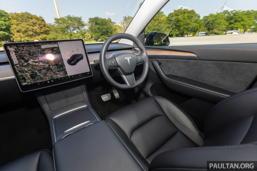 大马版 Tesla Model Y 获 HW4 小升级版！搭载最新摄像镜头、隔音双层玻璃车窗、隐私玻璃天窗，取消后行李箱盖 251125