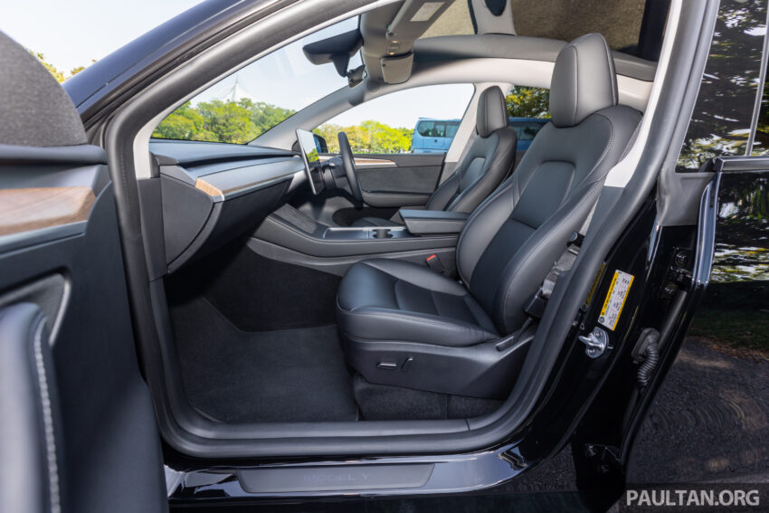 大马版 Tesla Model Y 获 HW4 小升级版！搭载最新摄像镜头、隔音双层玻璃车窗、隐私玻璃天窗，取消后行李箱盖 251128