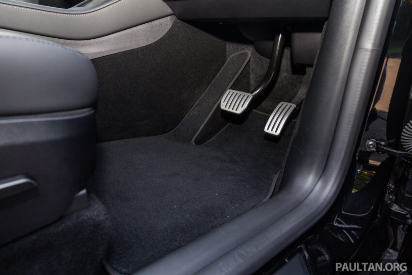 大马版 Tesla Model Y 获 HW4 小升级版！搭载最新摄像镜头、隔音双层玻璃车窗、隐私玻璃天窗，取消后行李箱盖 251132