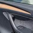 大马版 Tesla Model Y 获 HW4 小升级版！搭载最新摄像镜头、隔音双层玻璃车窗、隐私玻璃天窗，取消后行李箱盖