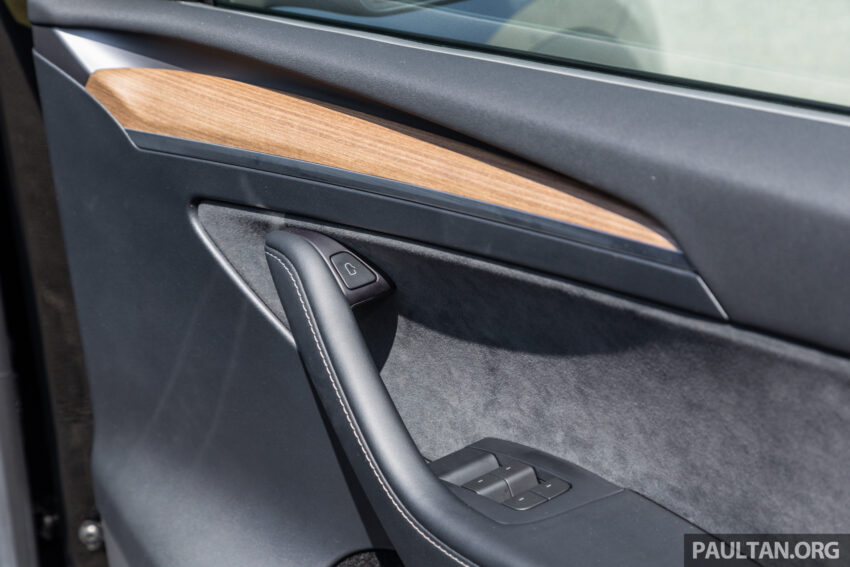 大马版 Tesla Model Y 获 HW4 小升级版！搭载最新摄像镜头、隔音双层玻璃车窗、隐私玻璃天窗，取消后行李箱盖 251135