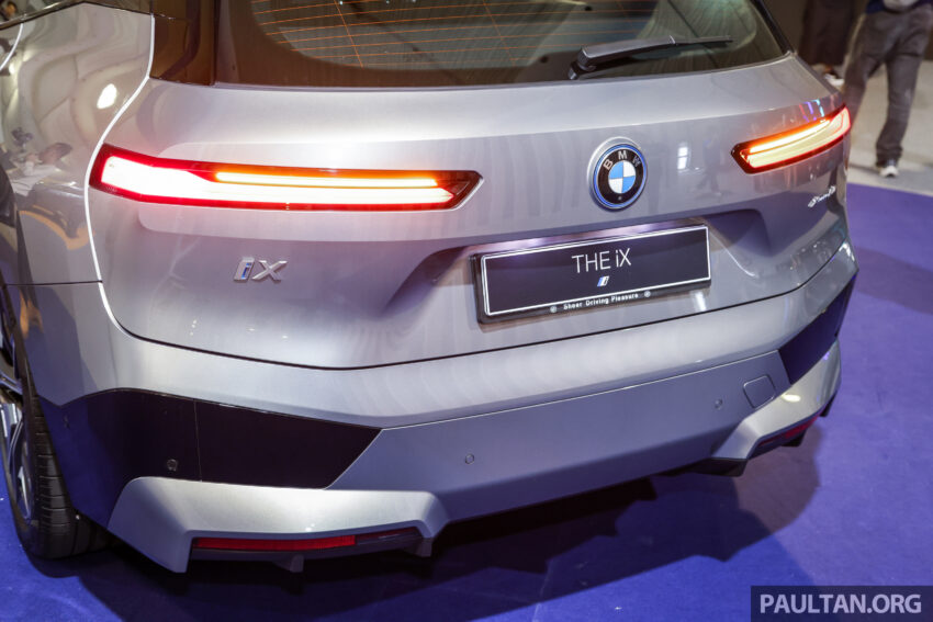 2024 BMW iX xDrive50 Sport 新车实拍！取消镭射头灯、全景式玻璃天窗；充电效能提升，便宜6.2万售RM465k起 249804