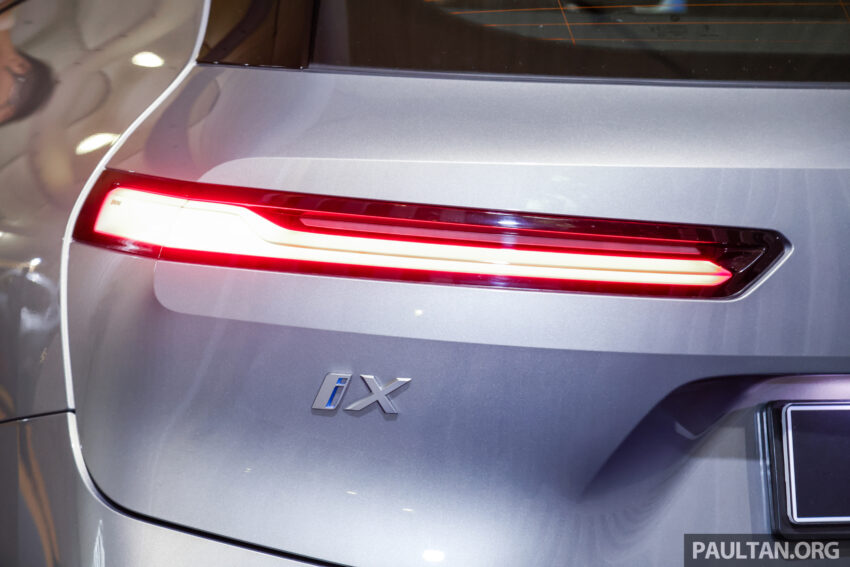 2024 BMW iX xDrive50 Sport 新车实拍！取消镭射头灯、全景式玻璃天窗；充电效能提升，便宜6.2万售RM465k起 249805