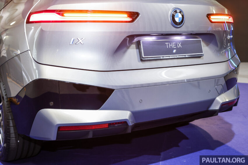 2024 BMW iX xDrive50 Sport 新车实拍！取消镭射头灯、全景式玻璃天窗；充电效能提升，便宜6.2万售RM465k起 249809