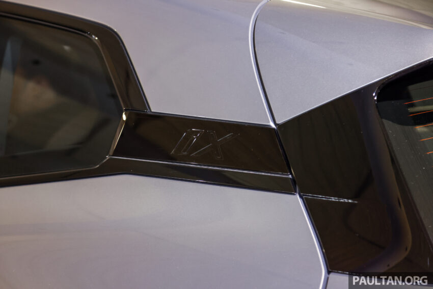 2024 BMW iX xDrive50 Sport 新车实拍！取消镭射头灯、全景式玻璃天窗；充电效能提升，便宜6.2万售RM465k起 249811