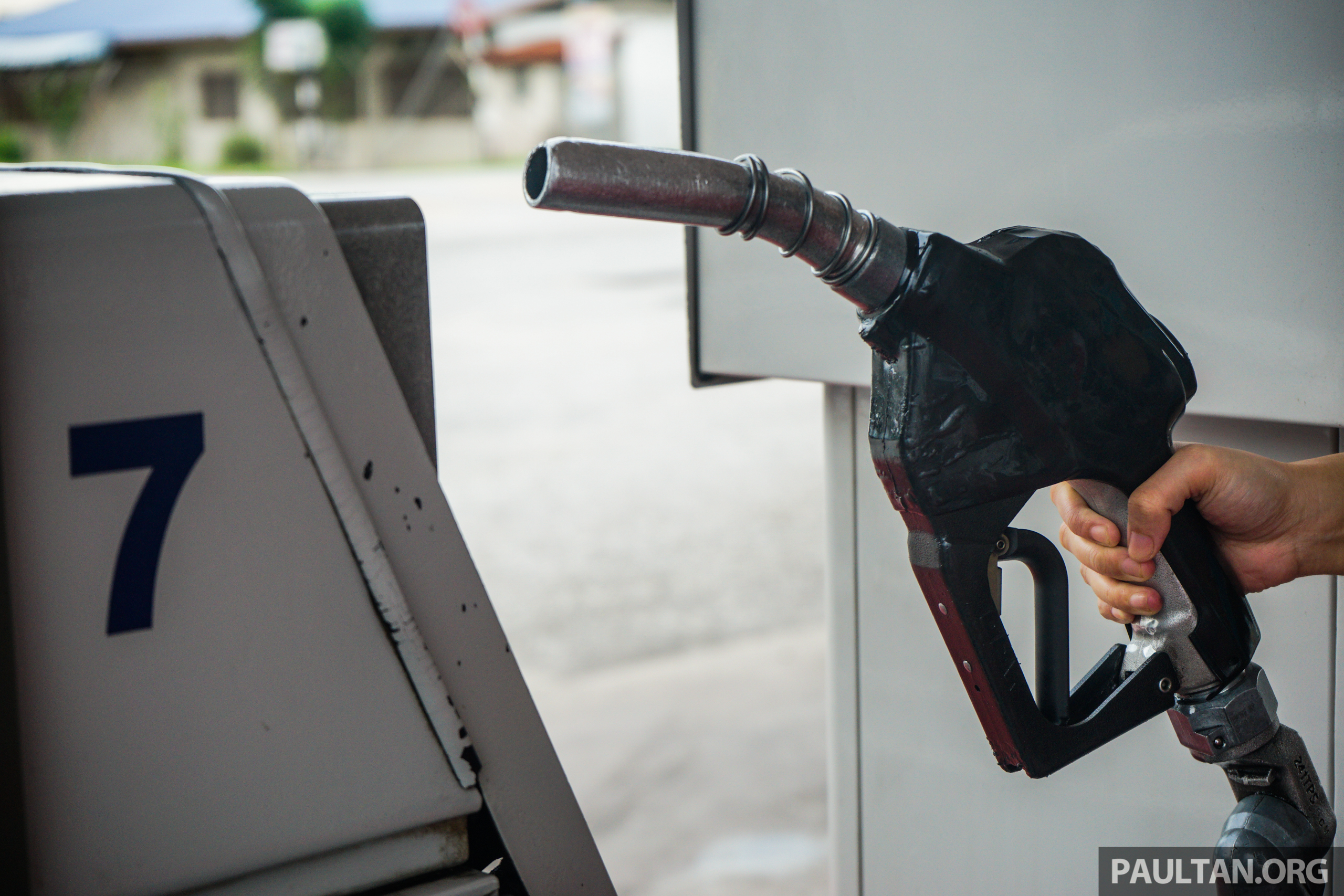 首相安华宣布西马落实针对性柴油补贴，惟东马暂维持不变