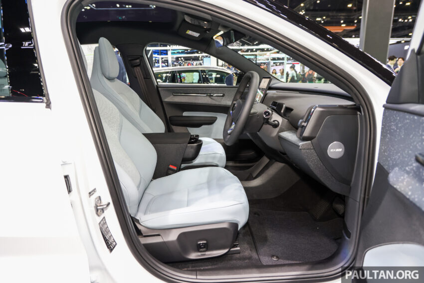 Volvo EX30 EV 亮相曼谷车展, 分标准与性能三个版本, 最快3.6秒破百, 续航里程最长480公里, 原厂确认即将引进大马 252520