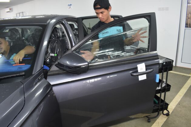 Proton 在Tanjung Malim生产线内开设汽车隔热膜安装中心, 为X90和S70安装原厂隔热膜, 未来将有更多新车款标配