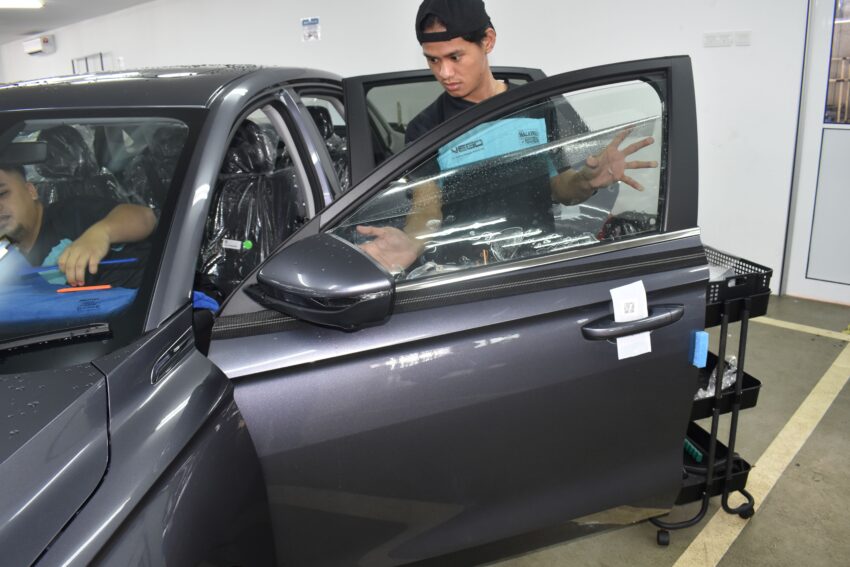 Proton 在Tanjung Malim生产线内开设汽车隔热膜安装中心, 为X90和S70安装原厂隔热膜, 未来将有更多新车款标配 252031