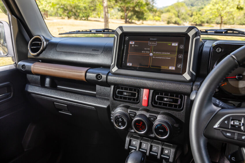 Suzuki Jimny Rainforest 与 Black Edition 开卖, 大马专属的特仕版, 价格比标准版更便宜, 售价16.9万和17.2万令吉 250275