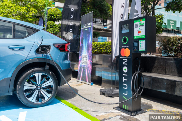 EV公共充电站营运商 EVlution 首家充电站于吉隆坡RHB银行总部正式开幕, 扬言要在2025年全国建设2,000个充电桩