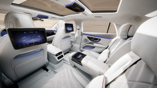 2024 Mercedes-Benz EQS 旗舰纯电四门房车小改款首发, 电池容量变更大, 续航里程最高可达822公里, 配备更丰富