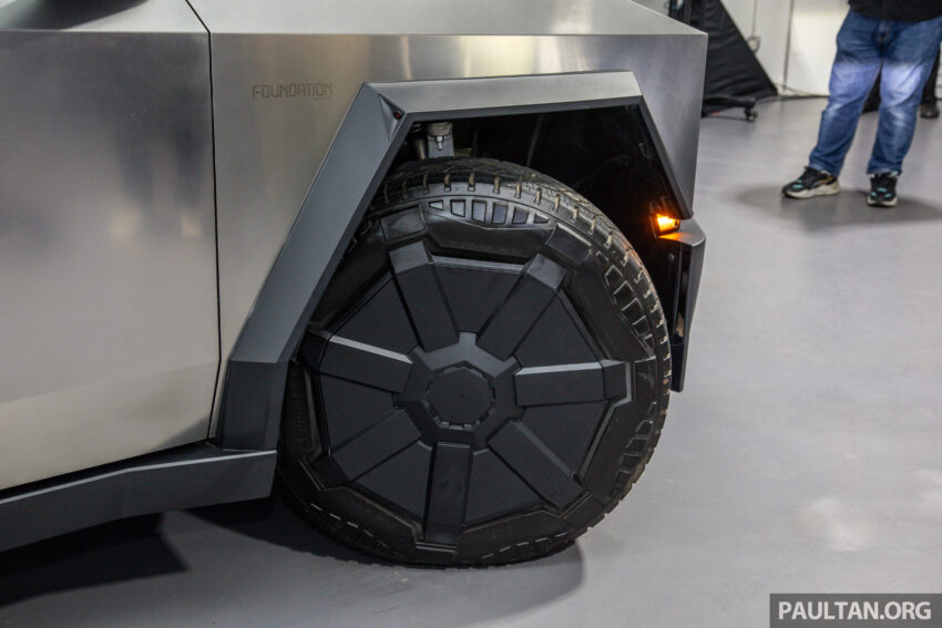 Tesla Cybertruck 本地首秀！5月本地展厅登场，暂不开卖 254440