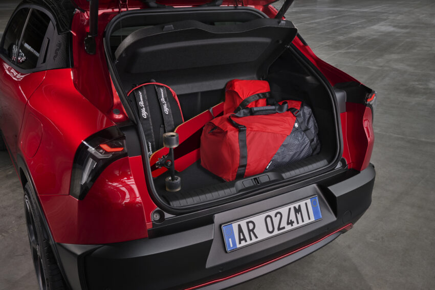 Alfa Romeo Milano 全球首发, 品牌最小跨界SUV, 有纯电动与微型油电版本可选, 纯电版本续航里程可达410公里 254956