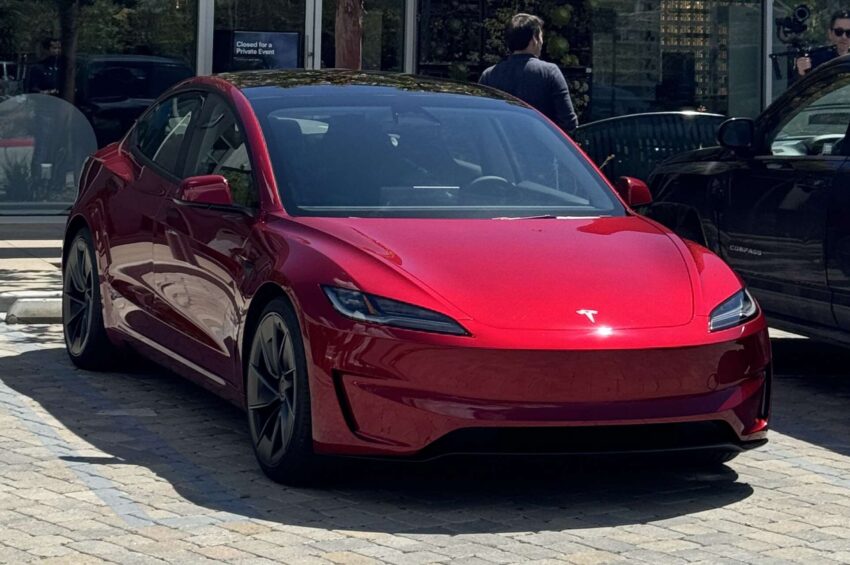 更清晰谍照！Tesla Model 3 Performance 发布前再被捕获 253862
