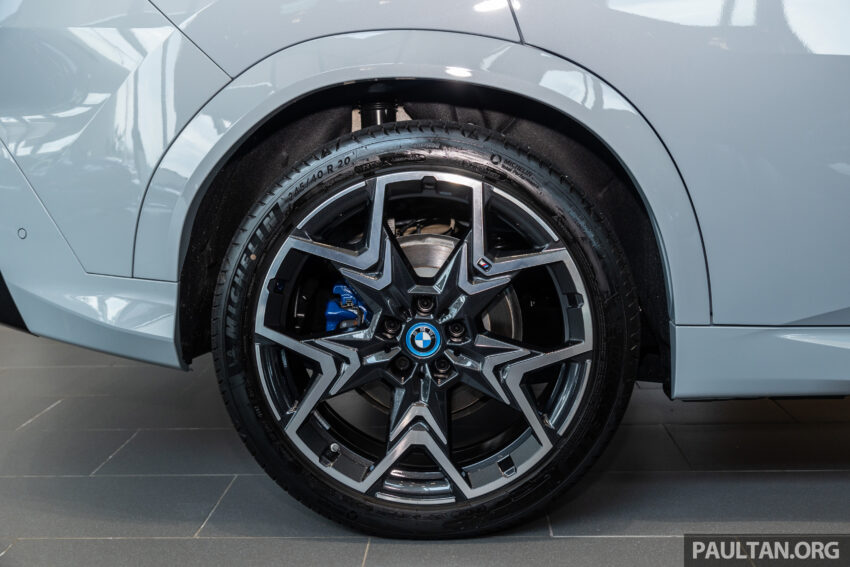 2024 BMW iX2 xDrive30 M Sport 陈列室实拍, 从28.3万起 257372