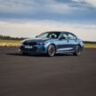 2024 BMW 3系列小改动, 新设计方向盘与新轮圈, 330e PHEV版本搭载更大容量电池, 纯电续航里程如今达101公里