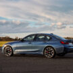 2024 BMW 3系列小改动, 新设计方向盘与新轮圈, 330e PHEV版本搭载更大容量电池, 纯电续航里程如今达101公里