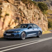 2024 BMW 3系列小改动, 新设计方向盘与新轮圈, 330e PHEV版本搭载更大容量电池, 纯电续航里程如今达101公里