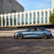 2024 BMW 3系列小改动, 新设计方向盘与新轮圈, 330e PHEV版本搭载更大容量电池, 纯电续航里程如今达101公里