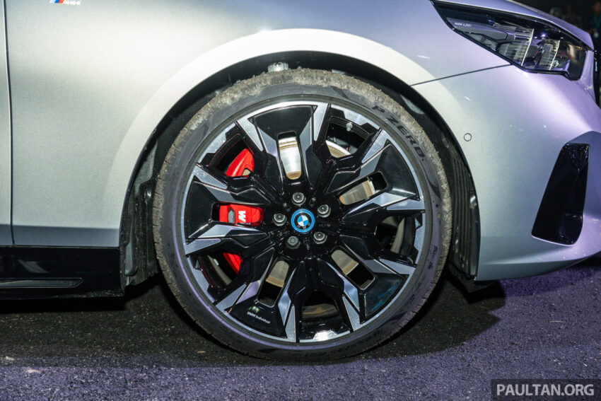 BMW i5 M60 xDrive 高性能纯电动四门房车来马, 3.8秒破百, 极速230km/h, 续航里程516公里, 开放接单价48万令吉 259340
