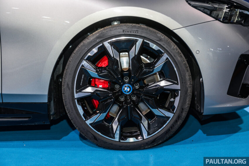 BMW i5 M60 xDrive 高性能纯电动四门房车来马, 3.8秒破百, 极速230km/h, 续航里程516公里, 开放接单价48万令吉 259479