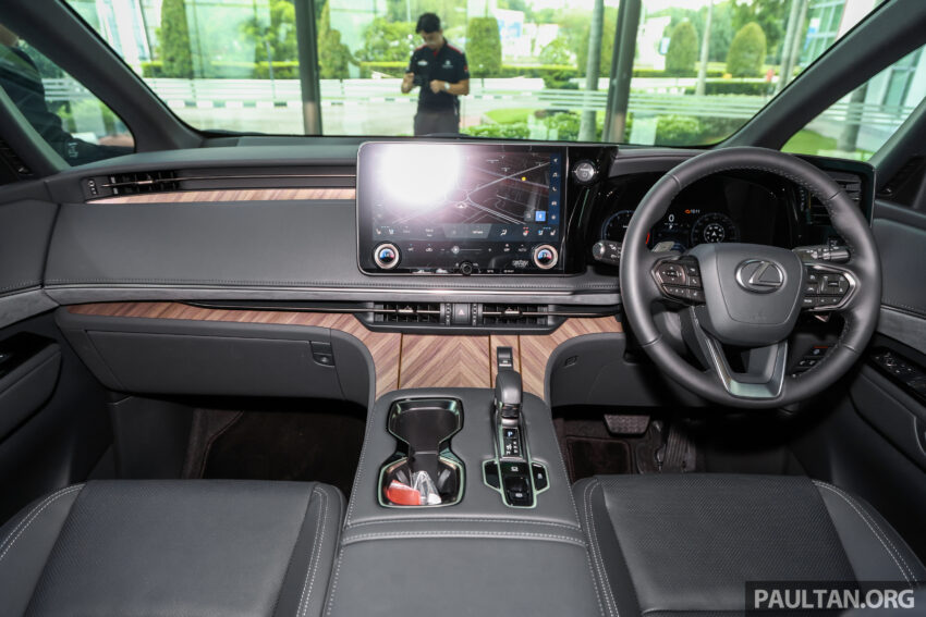 全新第二代 2024 Lexus LM 本地正式推出！提供 LM500h 四人座和 LM350h 七人座两种版本，售价RM1,228,000起 260266