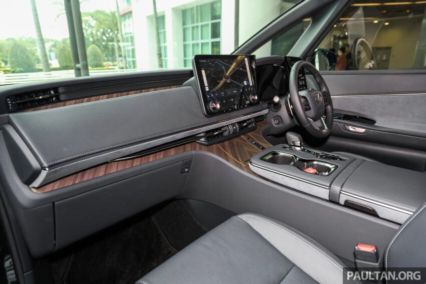 全新第二代 2024 Lexus LM 本地正式推出！提供 LM500h 四人座和 LM350h 七人座两种版本，售价RM1,228,000起 260268