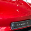 知名网红把 Tesla Model 3 Performance 开进纽柏林赛道体验, 直言操控与直线加速出色, 但煞车与温控表现犹如灾难