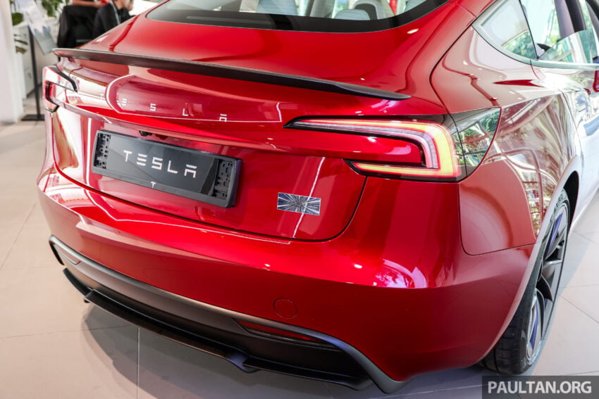 2024 Tesla Model 3 Performance 性能版本地陈列室实拍, 3.1秒破百, 极速261km/h, 续航里程528公里, 售价24.2万起 257964