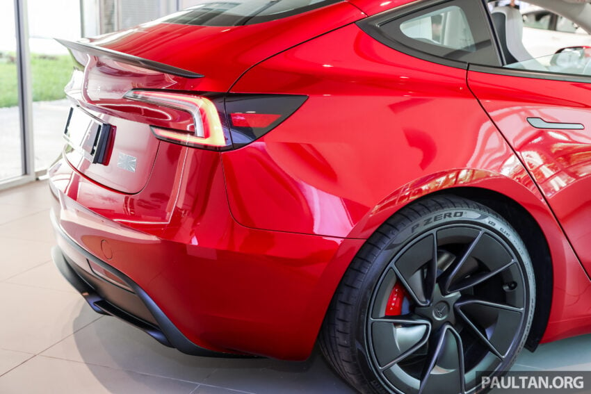 2024 Tesla Model 3 Performance 性能版本地陈列室实拍, 3.1秒破百, 极速261km/h, 续航里程528公里, 售价24.2万起 257969