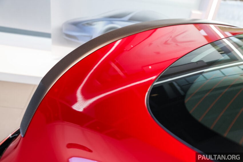 2024 Tesla Model 3 Performance 性能版本地陈列室实拍, 3.1秒破百, 极速261km/h, 续航里程528公里, 售价24.2万起 257971