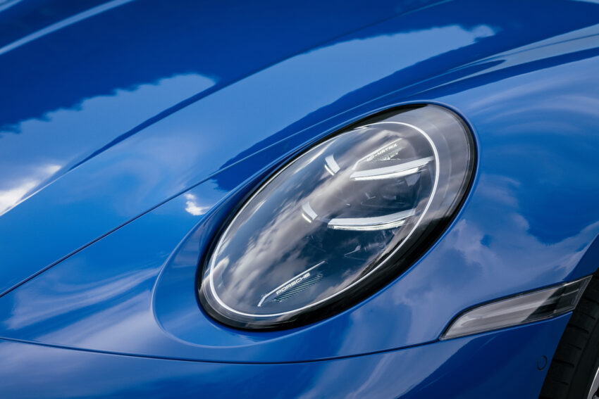 992 Porsche 911 小改款全球首发, 首次提供Hybrid油电版本, 综合动力541PS/610Nm, 只需3秒破百, 极速312km/h 260528